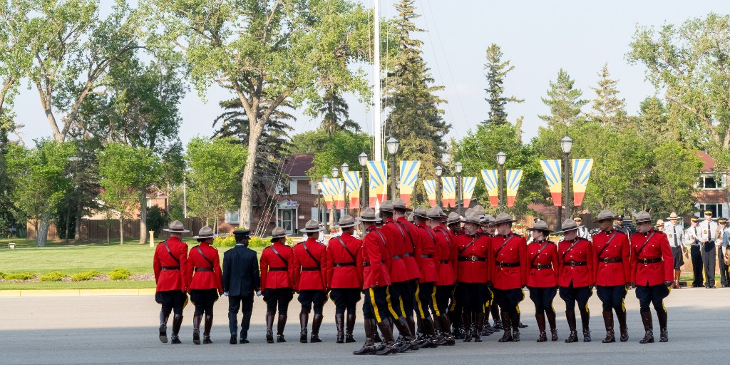 RCMPDepot's tweet photo. Don’t miss our last #SunsetCeremony tomorrow July 23 at #RCMPDepot! 

Admission is FREE. Gates open at 5:00 PM.  Show starts at 6:00 PM. 

Full details: https://t.co/RkvkMWk4DC https://t.co/FsrwW3i2Vs