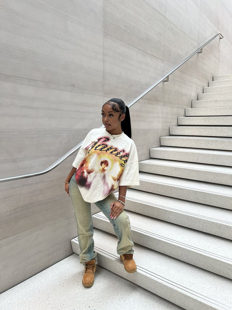 lani tweet media