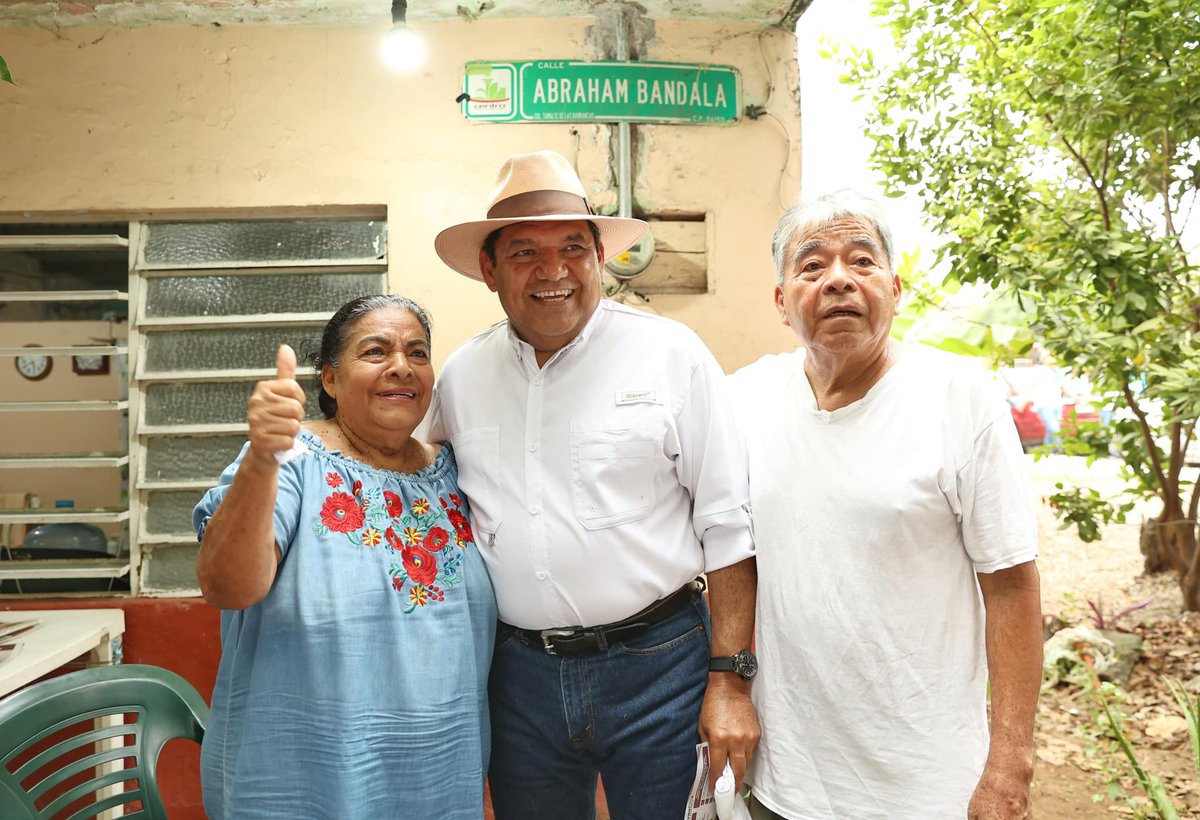 TabascoJavier's tweet image. Seguiremos apoyando a nuestros adultos mayores, porque sus enseñanzas forman a las y los tabasqueños del mañana. #GobernadorDeTerritorio