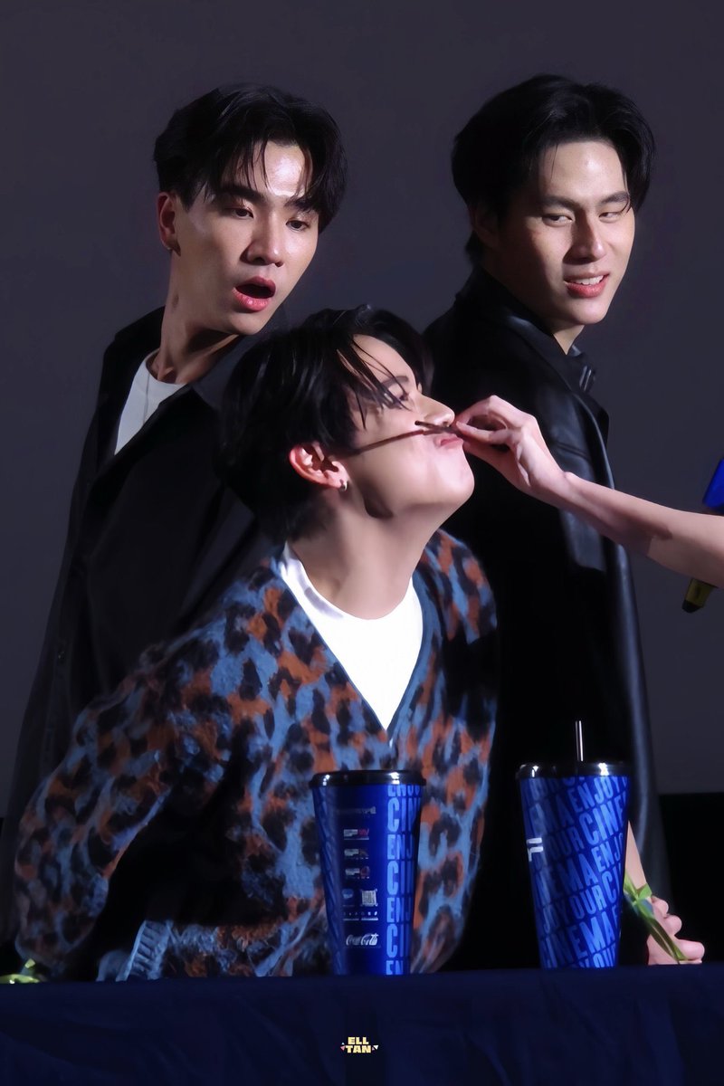 satangktp's tweet photo. วันนี้สนุกมากๆๆๆ ขอบคุณทุกคนที่ช่วยลุ้นมากๆนะครับ (โดยเฉพาะพี่เพิร์ธที่ลุ้นตามสุดๆ และคุณวินนี่ที่เหมือนจะเอ็นดูแหละ 😌) แต่มันบ่ได้จริงๆ 😂 ขอบคุณทุกคนที่มาเจอกันวันนี้นะครับ เดินทางกลับบ้านปลอดภัยนะครับผม 🩵 ขอบคุณพี่มิ้นท์และ @WeLoveSF มากๆนะครับที่ชวนพวกผมมาอีก 🙇🏻‍♂️ ป.ล. ขอจุ๊บรูปหน่อยนะจ๊ะ น่ารักมักๆ 😘

#SFxWinnySatangPerth