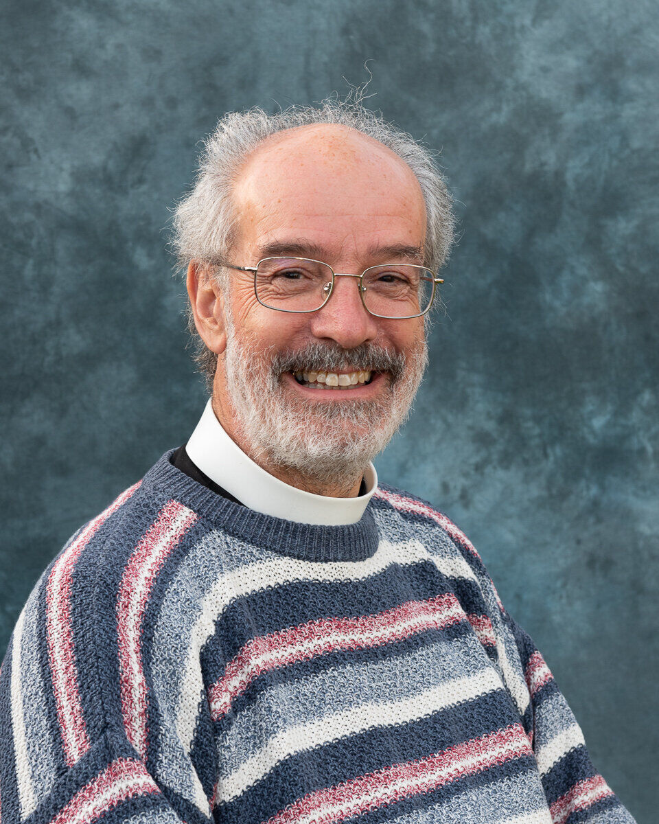 Winchester Cathedral tweet media