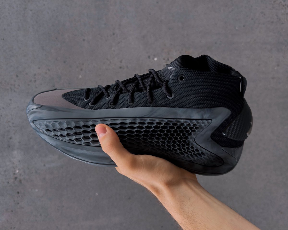 ArabLincoln's tweet photo. In hand look of the AE1 “Ascent” Pack 🐺🌪️💨 https://t.co/lNh1l2h3OY
