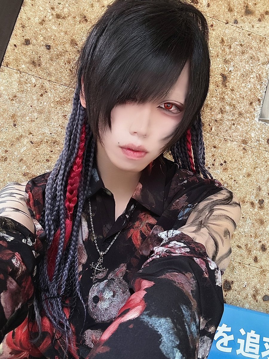 KoheiIyoda's tweet image. こちらのMVに出演させていただきました🎥
全員見てください👀
そして鈴木愛奈さんお誕生日おめでとうございます🎂🎉

煌 [Diluculum] Music Video
youtu.be/uc8SwTKA8jQ?si…

#ICDD #鈴木愛奈 #initium