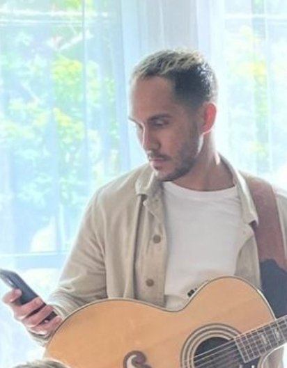 Henderlos24's tweet photo. @TheCarlosPena i love you 😍 ❤ ♥ 💗 https://t.co/B4q1Lm1NR4