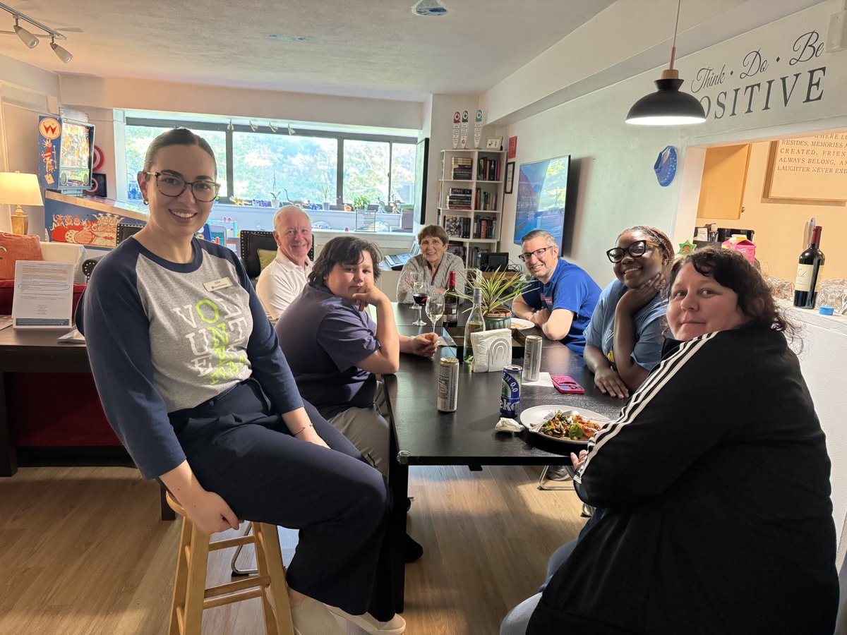 Christopher's Haven tweet media