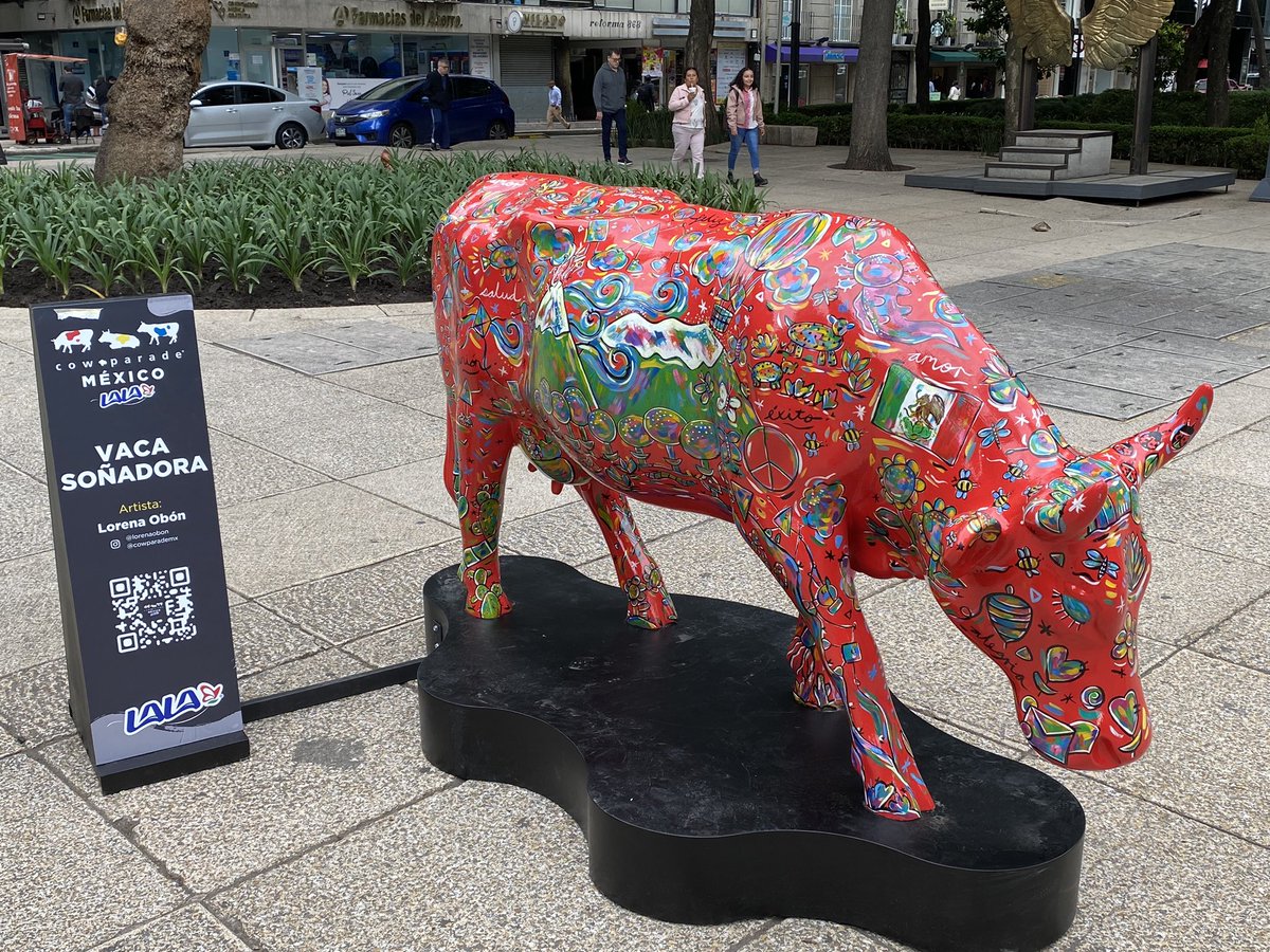 FidesJustitia's tweet photo. #MéxicoCity
#CowParade
#Summer2024 https://t.co/MfFeSgIgVw