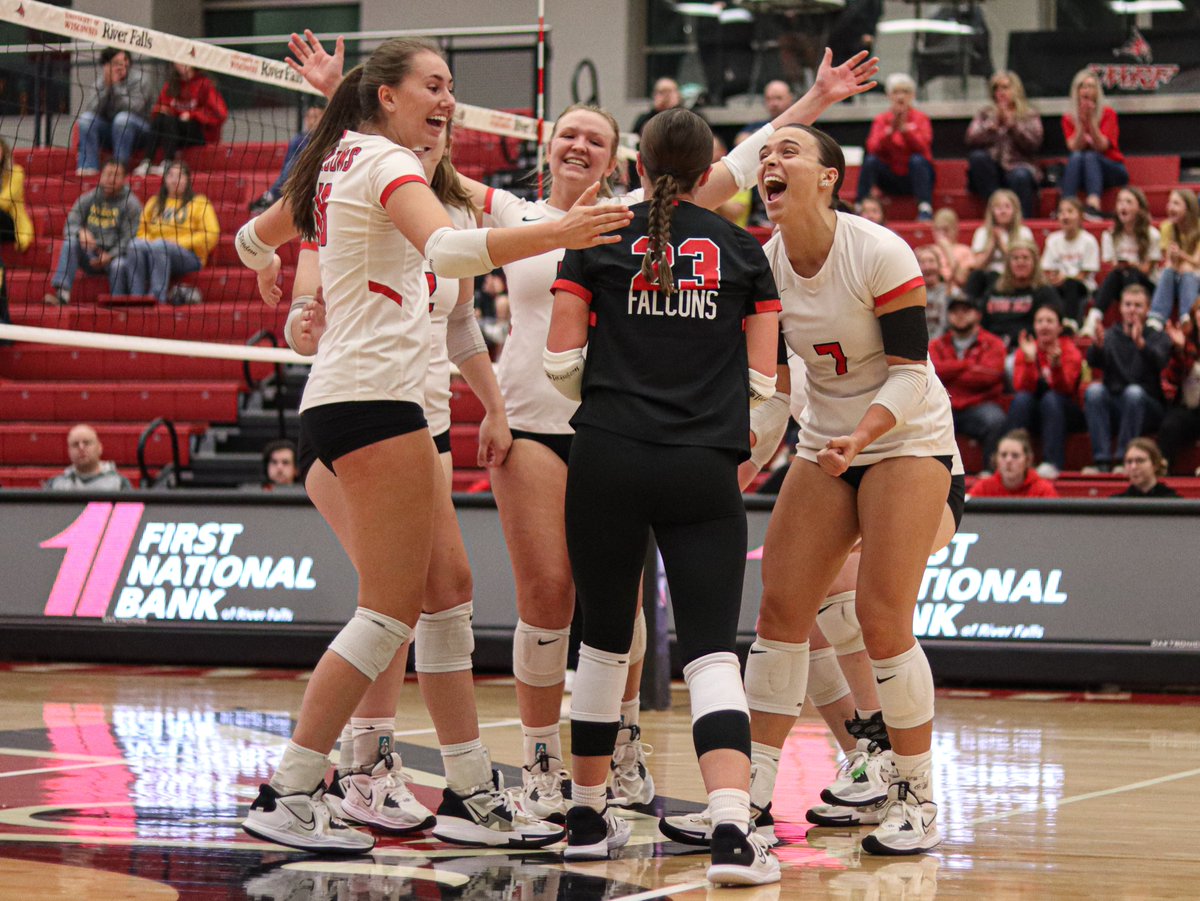UWRFFalcons's tweet photo. Falcon fall sports 🔜😁

#FFT https://t.co/vKqeWpPSTj