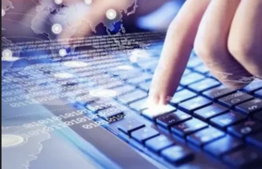 تقنية المعلومات هي مجال شامل يركز على تطبيق التقنيات في معالجة وإدارة المعلومات ويشمل ذلك خصوصا المجالات ذات الصلة بالمنظمات الكبيرة.
#الحدود_الشماليه
#خبراء #الغرفة_التجارية
#علوم_الحاسب