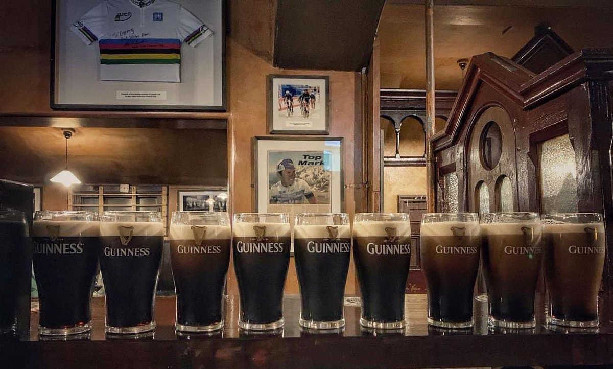The oldest &amp; best pub in Sligo town, Thomas Connolly. Est 1780 &amp; still pouring great Guinness. Good on ya lads. ☘️