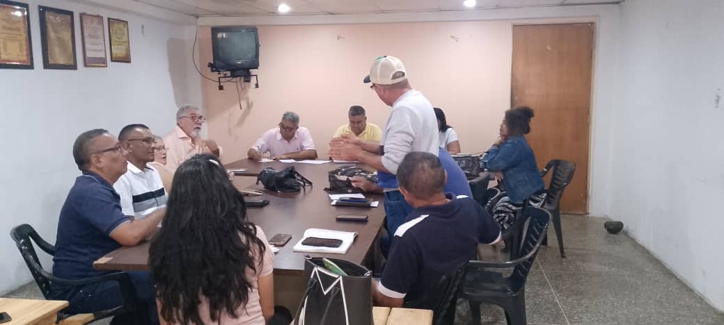 PUDApure25's tweet photo. Apure avanza y no se de tendrá hasta recuperar la tan ansiada libertad para el pueblo Venezolano.

 En este sentido este Lunes 22 de Julio la plataforma Unitaria Democrática del estado Apure, se reunió con el fin de finiquitar un Cierre de campaña perfecto, acompañado del pueblo https://t.co/DfPHHrNcuu