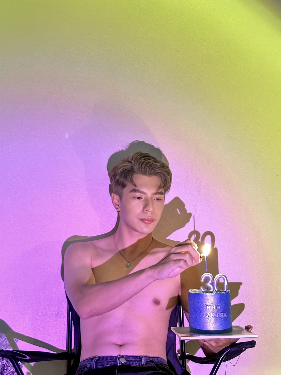 ize_pk's tweet photo. 30y🎂 https://t.co/AtLzE7BoG1