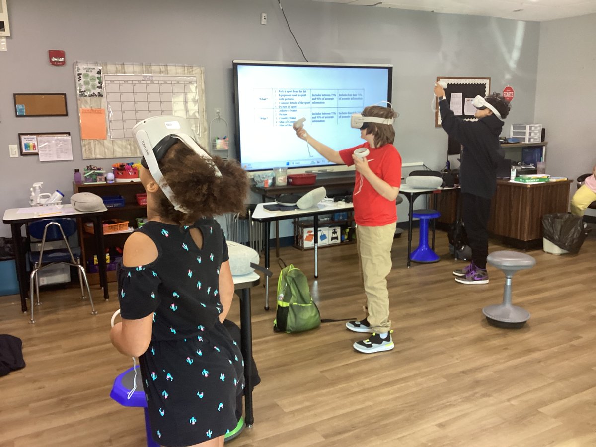 QuestarIIISPED's tweet photo. It's never too soon to think about your future! @QuestarIII #BOCES #ESY students from Paul Puccio School at Maple Hill donned #VR headsets as they explored and participated in several career options from the comfort of their classroom.
#QuestarIII #ClassroomVR https://t.co/8qwTcXhJia