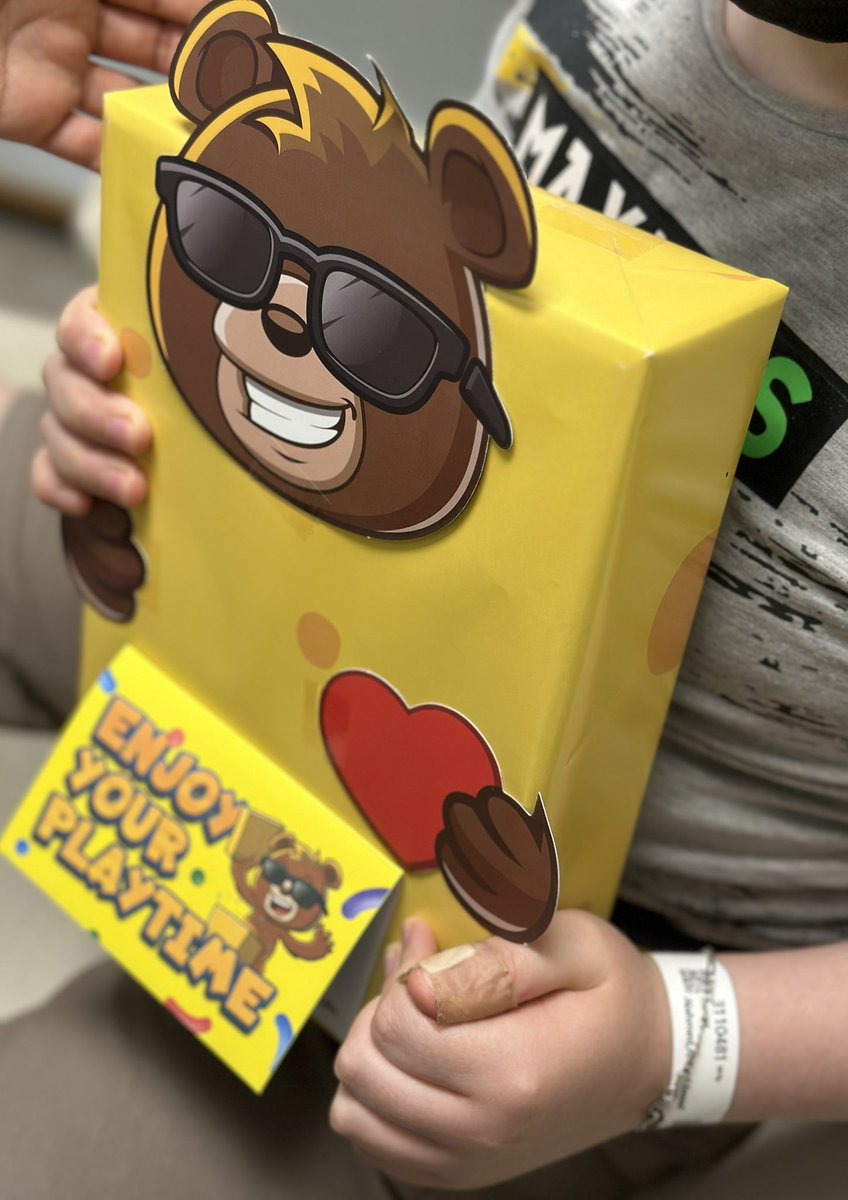 وقت ممتع قضيناه مع أبطالنا الصغار محاربي السرطان في مستشفى الملك عبد الله التخصصي ❤️🎗️
#حقق_أملهم