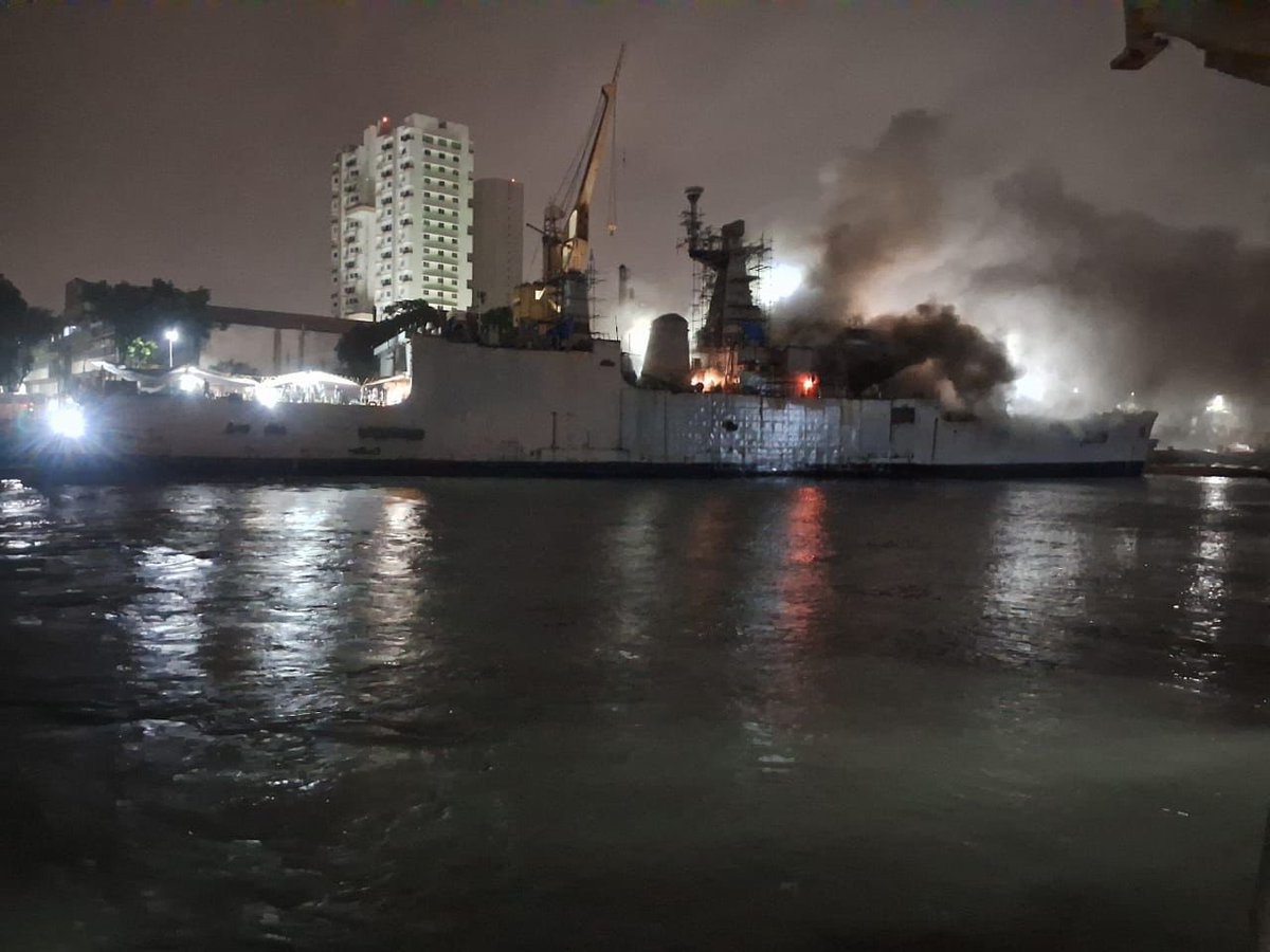 erbmjha's tweet photo. 🚨Fire breaks out on Indian Naval Ship Brahmaputra at Mumbai's Naval dockyard, 1 sailor missing. https://t.co/o2sjtGFhe3