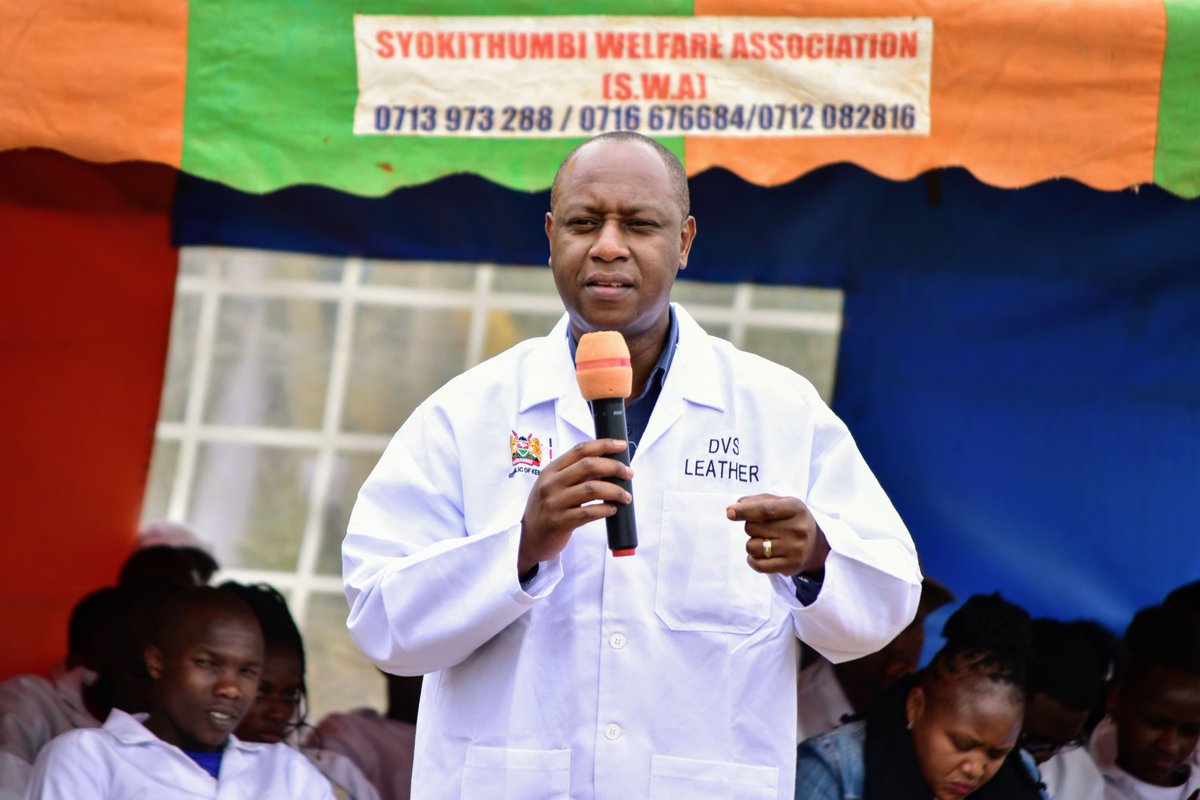 THREAD: On July 20th, Principal Secretary for Livestock Jonathan Mueke launched a nationwide campaign to eradicate the deadly Peste des Petits Ruminants (PPR) disease affecting sheep and goats. The event took place in Syukithumbi, Kitui West. 🐑🐐
📸: Yours Truly