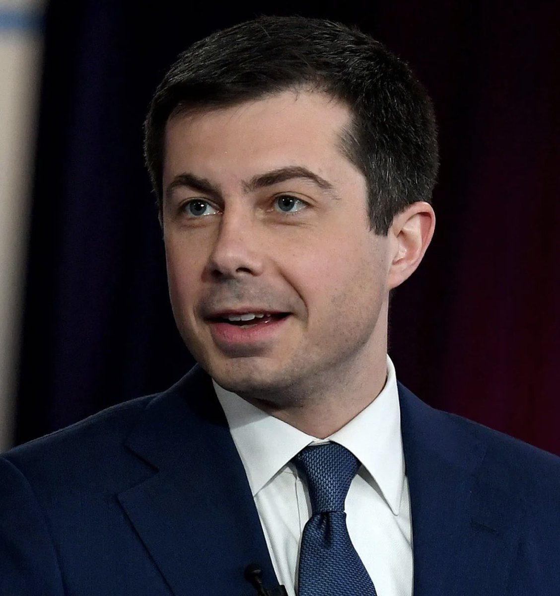 PETE BUTTIGIEG

Speaks 8 languages 

Was mayor twice

Harvard Degree and Rhodes Scholar

Served in Afghanistan

Devoted family man

WOULD MAKE AN EXCELLENT VP

Drop a 💙 and Repost if you support Secretary Mayor Pete!