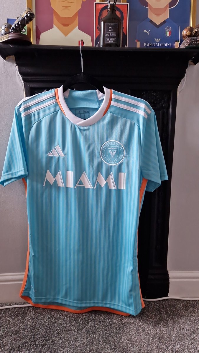 Legend_of_Pash's tweet photo. Shirt No. 91
Finally have a #Messi shirt in the collection.
#InterMiami
#Adidasfootball
#Messi𓃵 https://t.co/ccn1YdvBHv