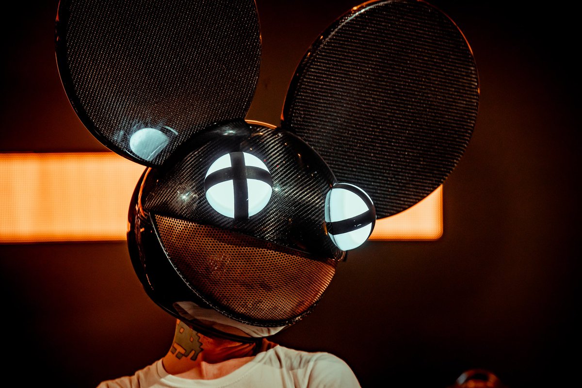 OfficialRezz's tweet photo. Historic night closing Tomorrowland with @deadmau5 

Won’t forget this. https://t.co/cq3K2rSdUx