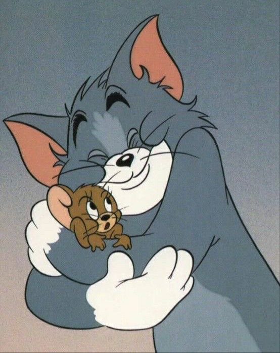 wzoxu__'s tweet image. 여러분 혹시 그거 아시나요... 톰과제리의 스토리는 제리가 잡아먹혀죽지 않기를 바라는 톰의 마음으로 이어지는 것이라는 것을,,,,,자기가 제리를 잡지않으면 주인이 데려오는 새고양이가 제리를 잡아먹을테니 일부러 잡는척하면서 매번 져주는 거라고,,,,,,
그래서 톰‘대’제리가 아닌 톰‘과’제리....