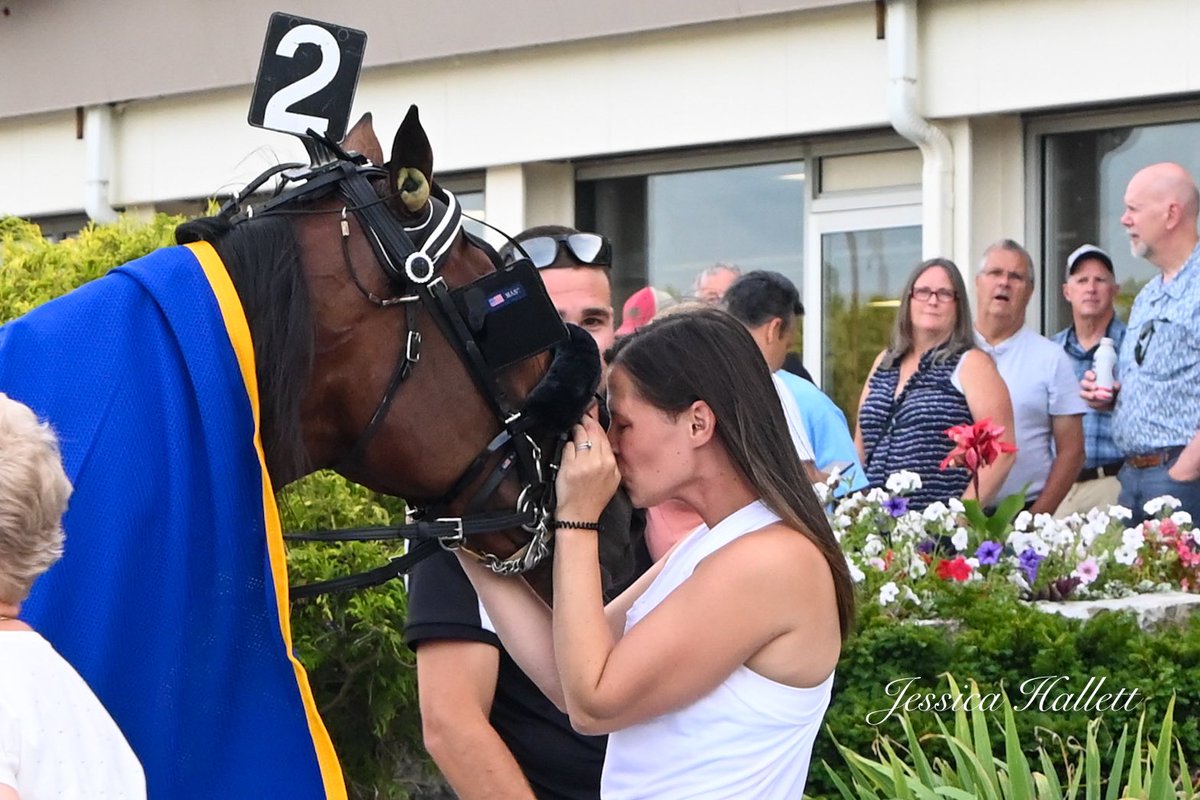 JHallettPhoto's tweet photo. Gerrity Night at Saratoga β¨ https://t.co/YAxdi8b3wb