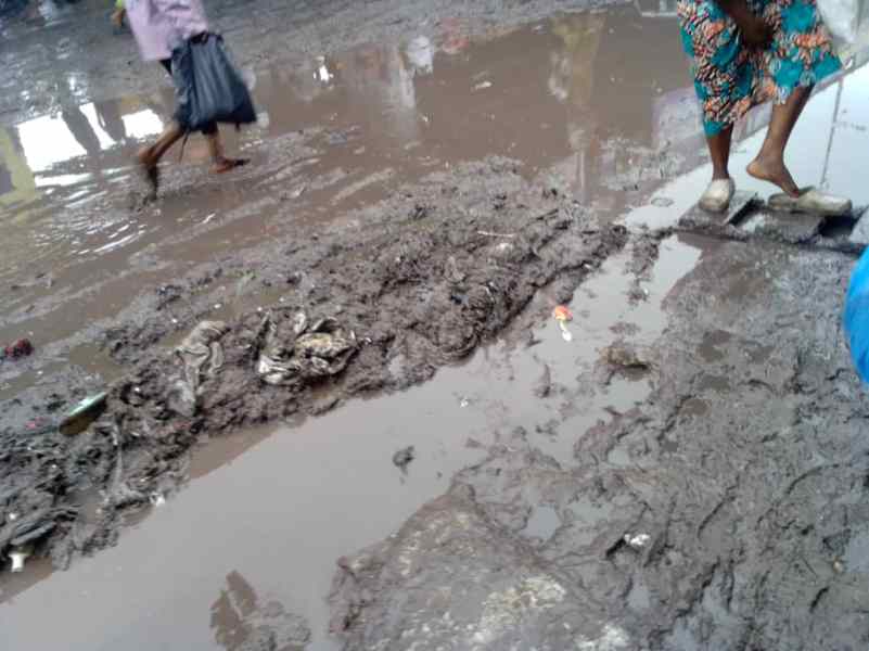 Kin_Volt's tweet photo. Il est temps que nos DIRIGEANTS
réalisent que le développement de la RDC passe par l'amélioration des infrastructures et non par des discours interminables.😅
#VisionRDC https://t.co/SUhtefvvT1