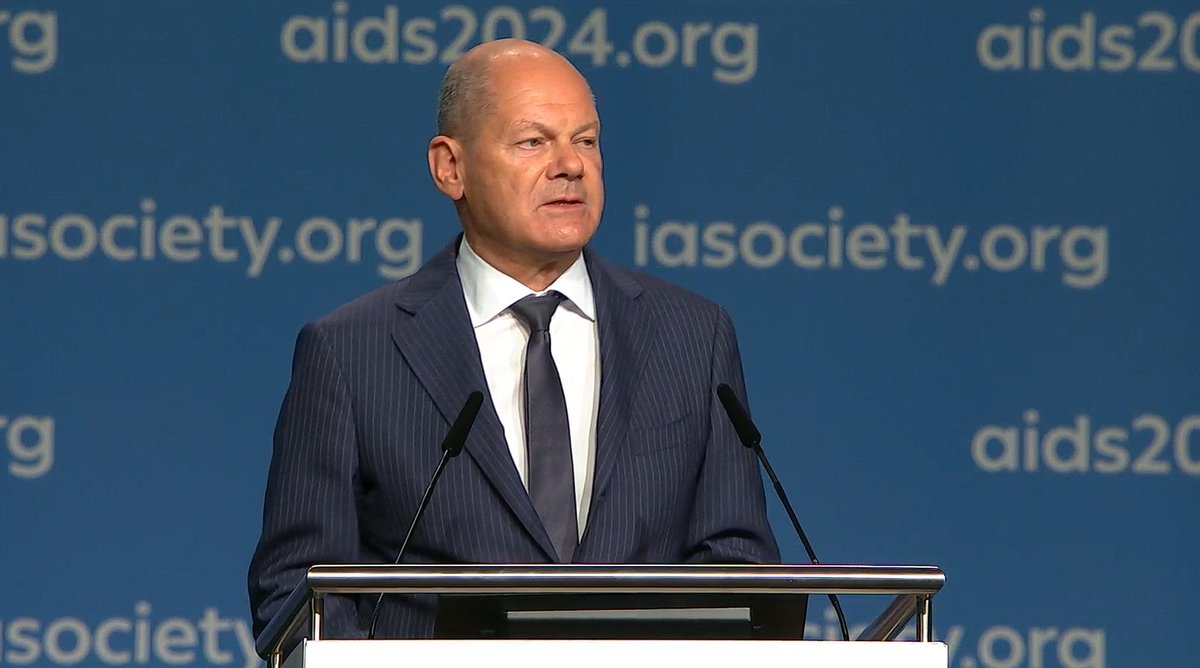 "One person dies of AIDS every minute. That is something that must change." - German Chancellor <a href="/OlafScholz/">Olaf Scholz</a> 🇩🇪 #AIDS2024
