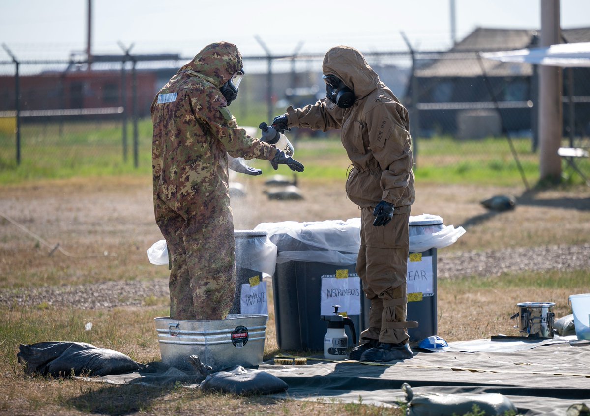 CanadianArmy's tweet photo. Exercise PRECISE RESPONSE 2024 (Ex PR 24), a Chemical, Biological, Radiological, and Nuclear (CBRN) Defence training exercise directed by Defence Research and Development Canada (DRDC) on behalf of NATO, kicked off last week at Canadian Forces Base Suffield, Alberta.
1/3 https://t.co/VO7m63lbap