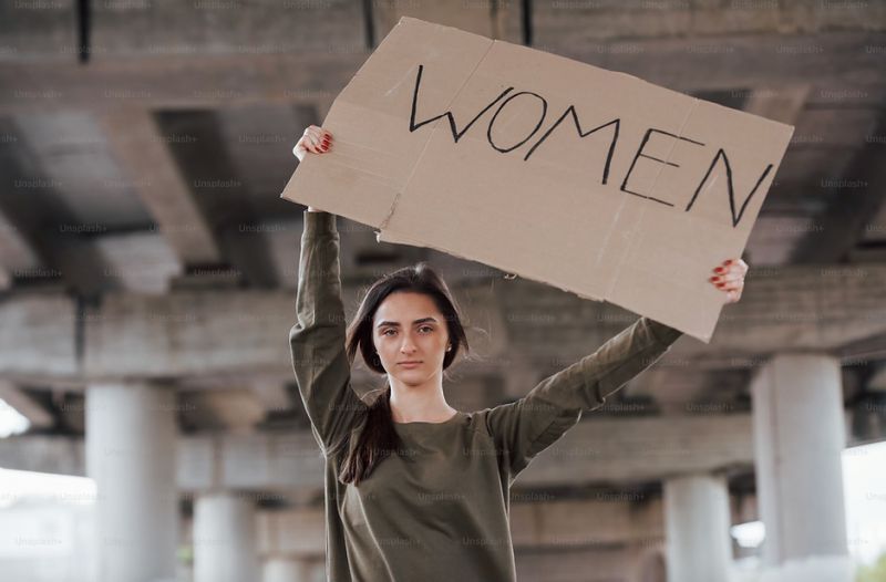 RunaBouius's tweet photo. Is the glass ceiling being rebuilt? This powerful article dives deep into the struggles #women #leaders face. Join us in the fight for change! 

https://t.co/1YRWNzo833

#WomenDeserveMore #BreakTheBias #GenderEquality 
#WomenSupportingWomen #EqualityForAll #LeadershipGoals https://t.co/uQbDpeIMNL