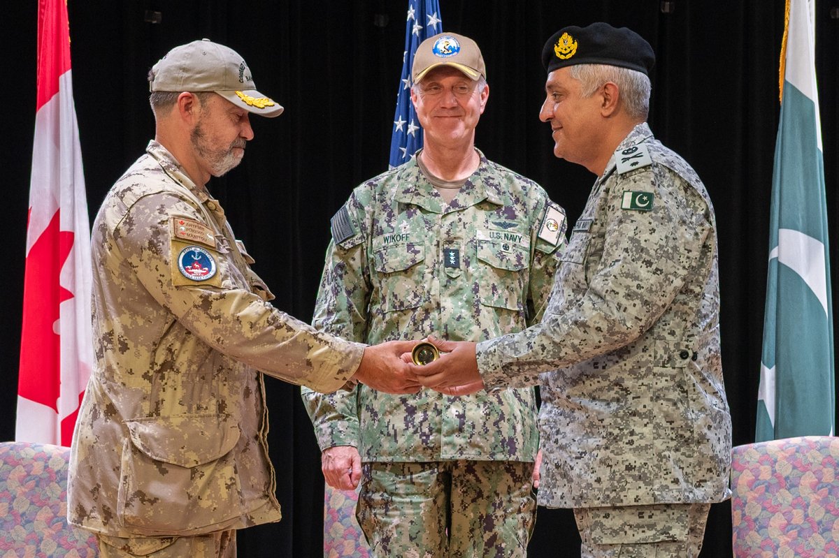 CJOC_COIC's tweet image. Today, Capt(N) Colin Matthews completed Canada’s command of Combined Task Force 150 on #OpARTEMIS, Canada’s contribution to the Combined Maritime Forces. Read more about #OpARTEMIS here:
canada.ca/en/department-…