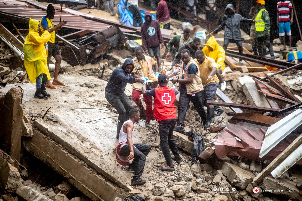 slrcstoday's tweet photo. A building collapse in #SSCamp Freetown has resulted in a search and rescue operation. #SLRCS and other agencies are working together to find and help trapped victims. Residents are advised to avoid the area to allow emergency responders to do their work effectively. https://t.co/HReTtCf9HK