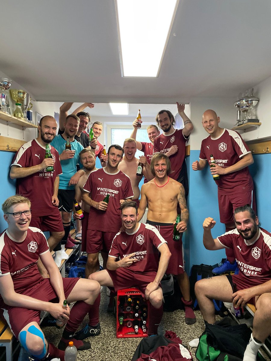 #Mythos im 1. Testspiel erfolgreich.
3:1 gegen #Thekla auf dem neuen Rasenplatz des #Charlottenhof .
#Leipzig #news #viral #vamos #kreisliga #kreisligahelden