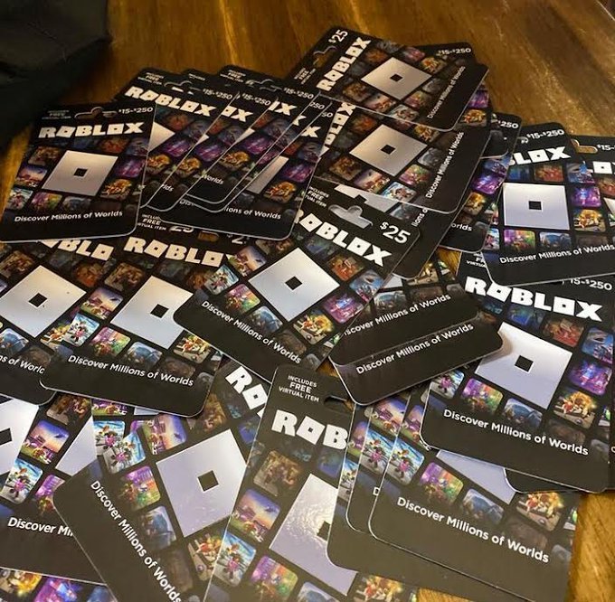 I'm giving away 10X $50 Robux Cards! 💸

🌟 To Enter: Simply like and retweet this tweet, Follow Me with Notifications &amp; Comment "Done"

👀 Picking a few winners soon 👀