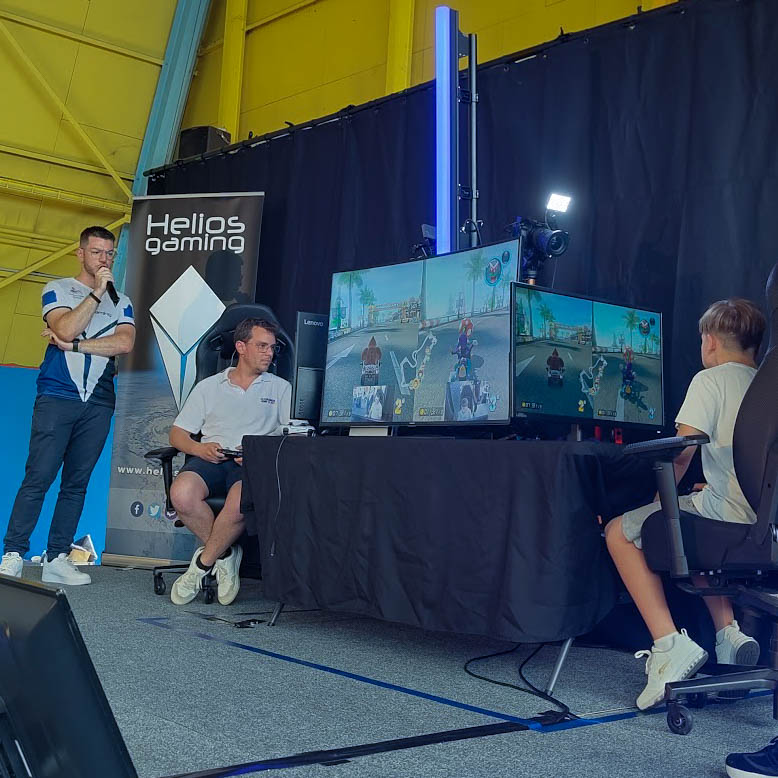 Ce samedi, c'était la première édition de Flo' dans le Game 🔵⚪

Merci à tous d'être venus 🔥 C'était le retour pour nous et on a déjà hâte des prochaines annonces 👀

Félicitations aux finalistes
Mario Kart - 🥇 Skyheed 🥈 <a href="/CEW_Otakuni/">N2X | Otakuni</a> 
EA FC 24 - 🥇 @KaioKuuzy  🥈 <a href="/zebesth9/">Kaio | haro kevin</a>