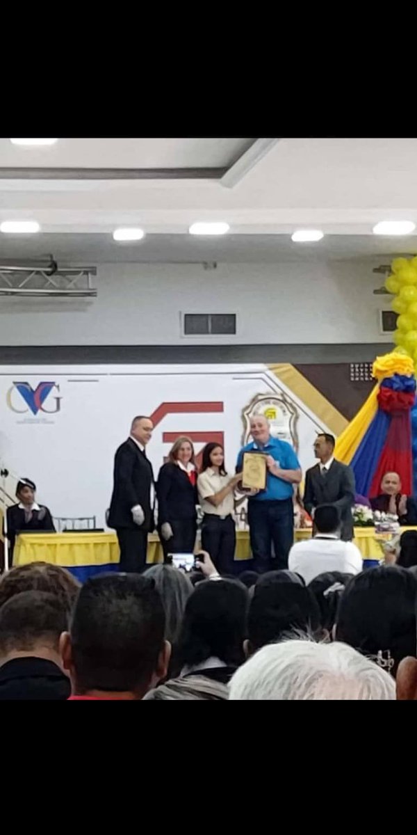 La Unidad Educativa Colegio "PALUA" llevo a cabo en el CLUB CARONOCO, la celebración de la promoción XIV de Bachillerato,los alumnos y personal docente sintieron mucha alegría, compartiendo al lado de nuestro líder presidente ING ALDO CANTAFIO"Padrino" de la promoción  👏