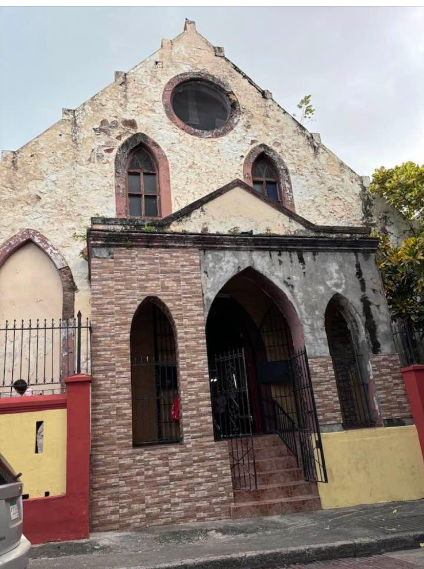 Esta es una iglesia en Calle Colon es triste ver su estado ⁦<a href="/Mayer/">Mayer Mizrachi</a>⁩