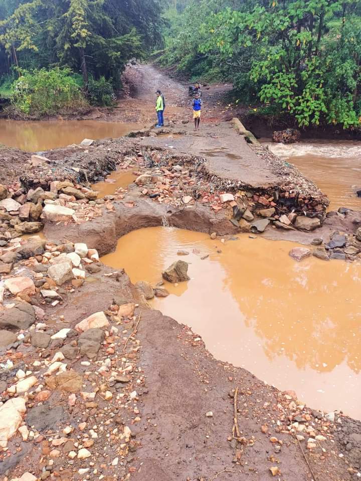 Yesterday Ruto went to Bomet and told them 'Enough is enough' The guys went ahead clapped and said 'Yes'

Here is one of the bridges in Bomet, Sugutek.

#RutoMustGo