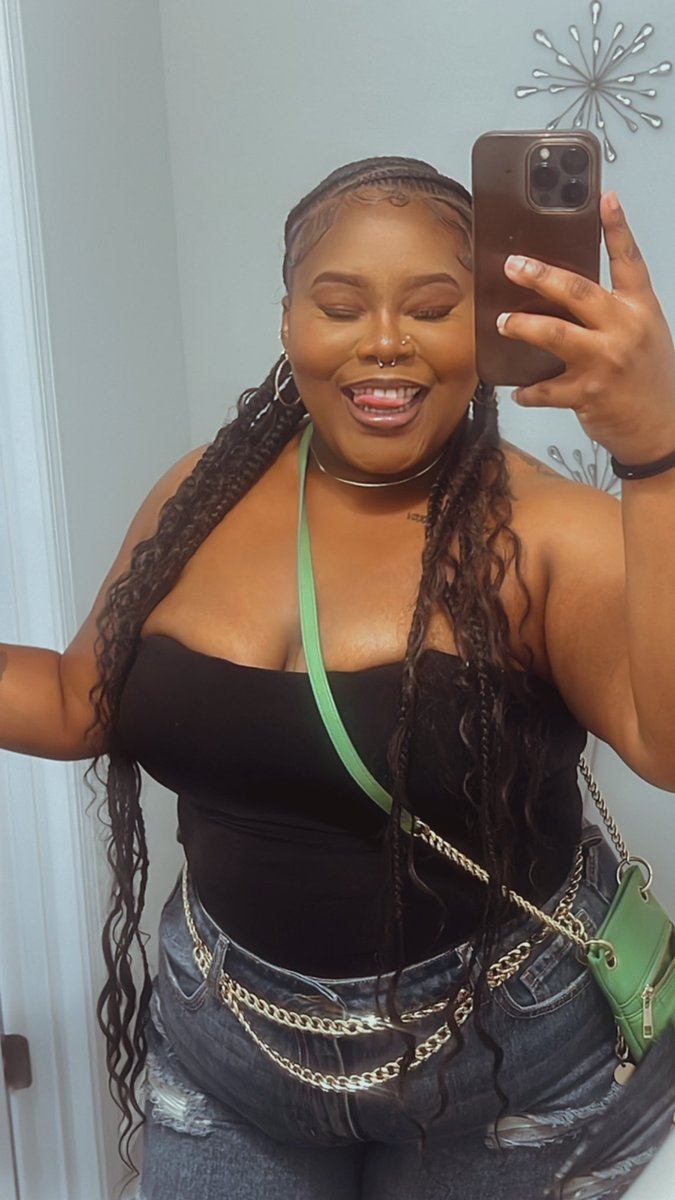 SoLadyLike_x3's tweet photo. Top tier either way😘 https://t.co/UXIhtx5SZX