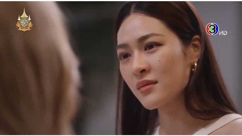 nongplaaaaa's tweet photo. LINGORM TSOU EP5 #ใจซ่อนรักEP5 

ทุกคนคะ ขอพูดหน่อยเหอะ เป็น 4 นาที ที่ควรค่าแก่การดูมาก ซีนนี้แบบ โคตรสะใจ ! เอาจริง พูดตรง ๆ พี่หลิง กับ น้องออม อะ ทำถึงมากกกก เป็นซีนที่ทำให้คนดูอย่างเรา อึดอัด พูดไม่ถูก พูดไม่ออก อินกับพวกเขา เหมือนเรากำลังทะเลาะอยู่อะ โคตรดี ที่ทุกคนบอกว่า ทั้งคู่ มืออาชีพมาก วันนี้เราว่ามันไม่เกินจริงแล้ว ทั้งคู่สามารถทำให้คนดูทุกคนยอมรับในตัวเขาได้แล้วจริง ๆ สะใจอะ ชอบมาก ! นี่แหละ แซฟฟิก ที่เราตามหา 😭🫵🏻🫵🏻