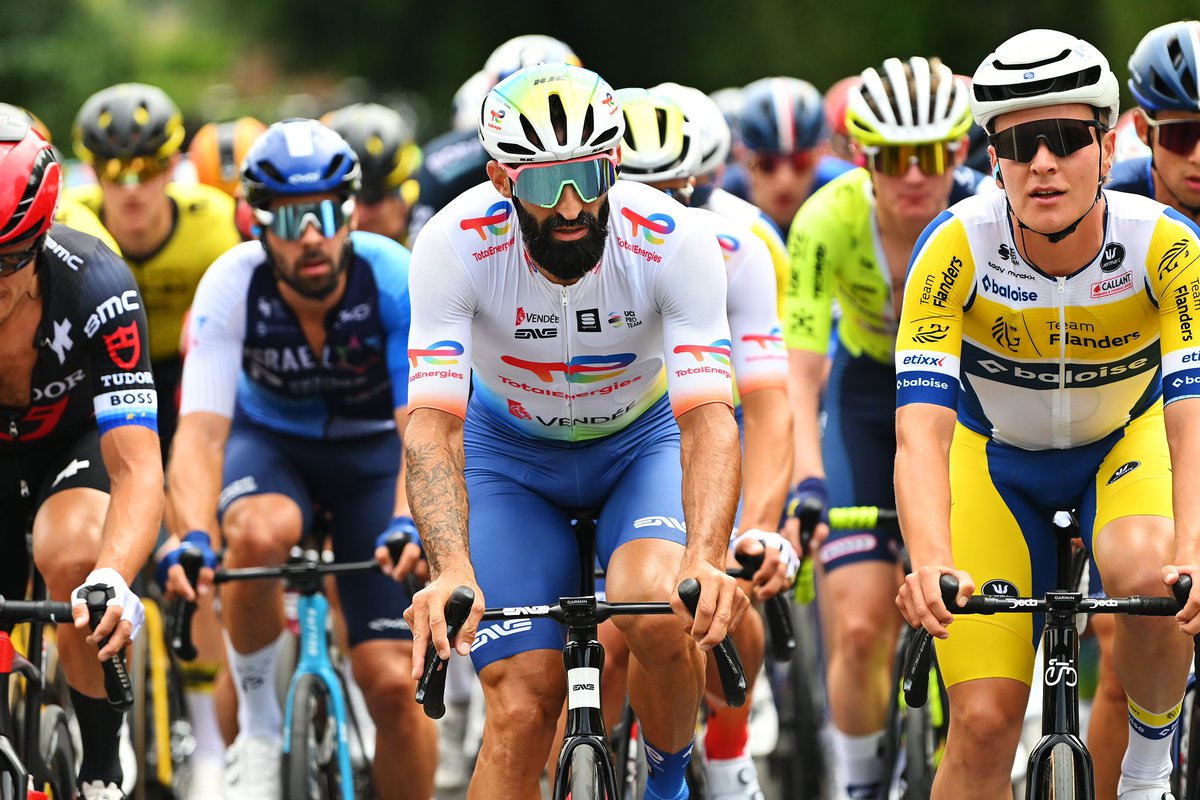 Fin de la 1ère étape sur le <a href="/tourdewallonie/">Tour de Wallonie & GP de Wallonie</a> 🏁

Au sprint massif, <a href="/EJeanniere/">Emilien Jeannière</a> prend la 5ème place à Fleurus ⚡️ Un bon résultat pour lancer cette semaine de compétition en Belgique 🇧🇪 

📸 <a href="/GettySport/">Getty Images Sport</a> 

#AllezTotalEnergies #TourDeWallonie
