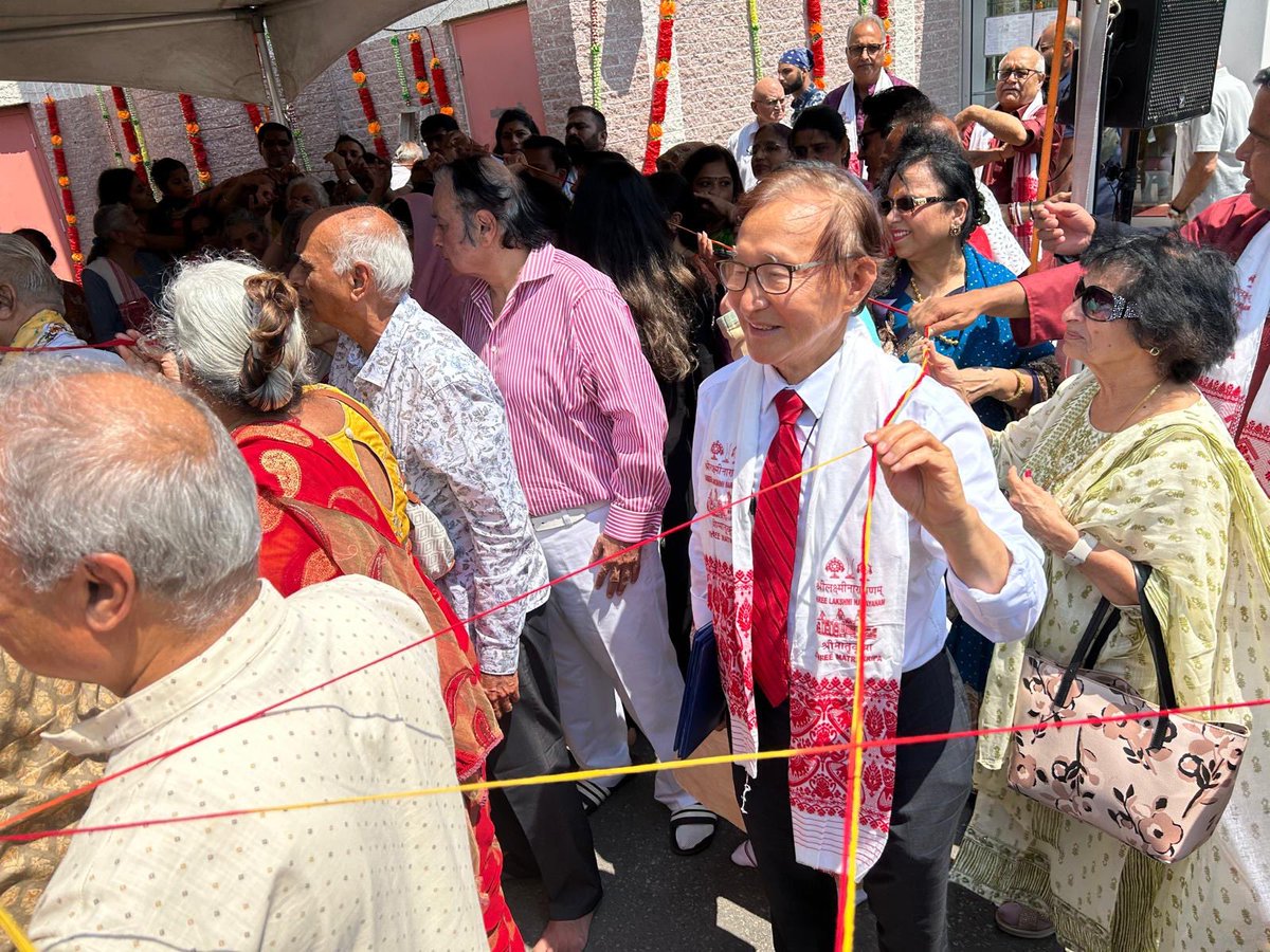 RaymondChoPC's tweet photo. Pleasure to join #SriLakshmi Narayan Mandir in #ScarbTO to inaugurate their Shikhara.🙏
Kudos to their fundraising effort to get this rising tower built as a symbol of the Hindu temple’s four decades of faith in the divine and service to their devotees.🕉️
#Shabash! Well done!👏 https://t.co/6bHcr3ublS
