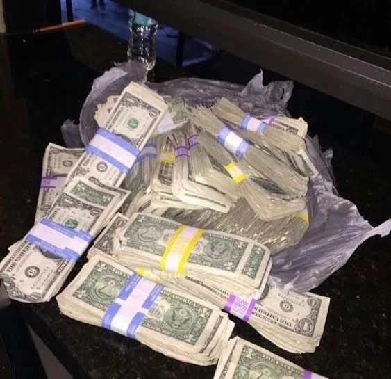 $150 in $USDT (2 WINNERS) 🏆🎁

-RT + follow @Boss_Mint_Wl  &amp; "done"🔔