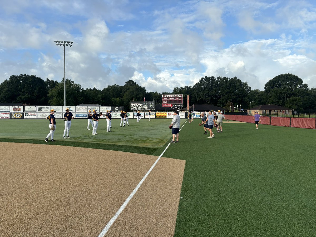 2027National's tweet photo. The kids were surprised with an opportunity to play catch with someone special in our last tournament. Glad we could give a lasting memory for all. https://t.co/g3s7OAku3y