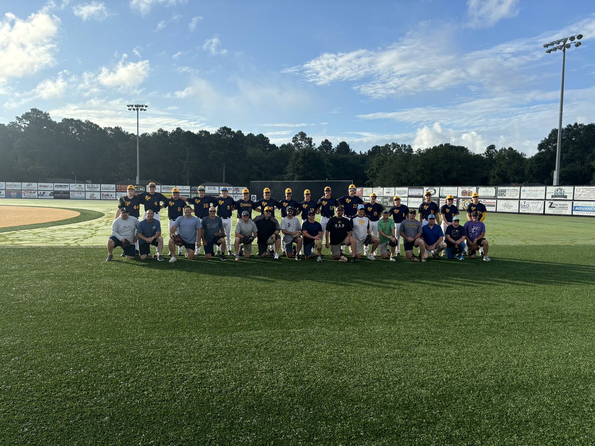 2027National's tweet photo. The kids were surprised with an opportunity to play catch with someone special in our last tournament. Glad we could give a lasting memory for all. https://t.co/g3s7OAku3y