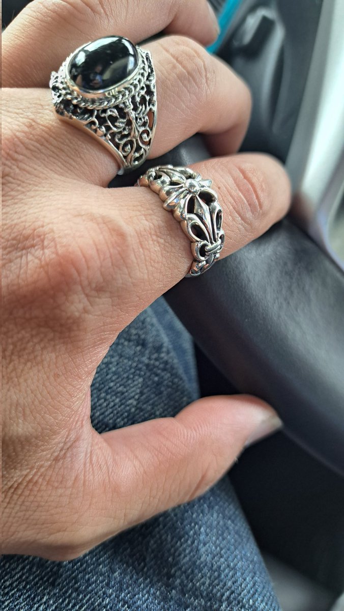 junjun_sub_'s tweet image. オレの左手！