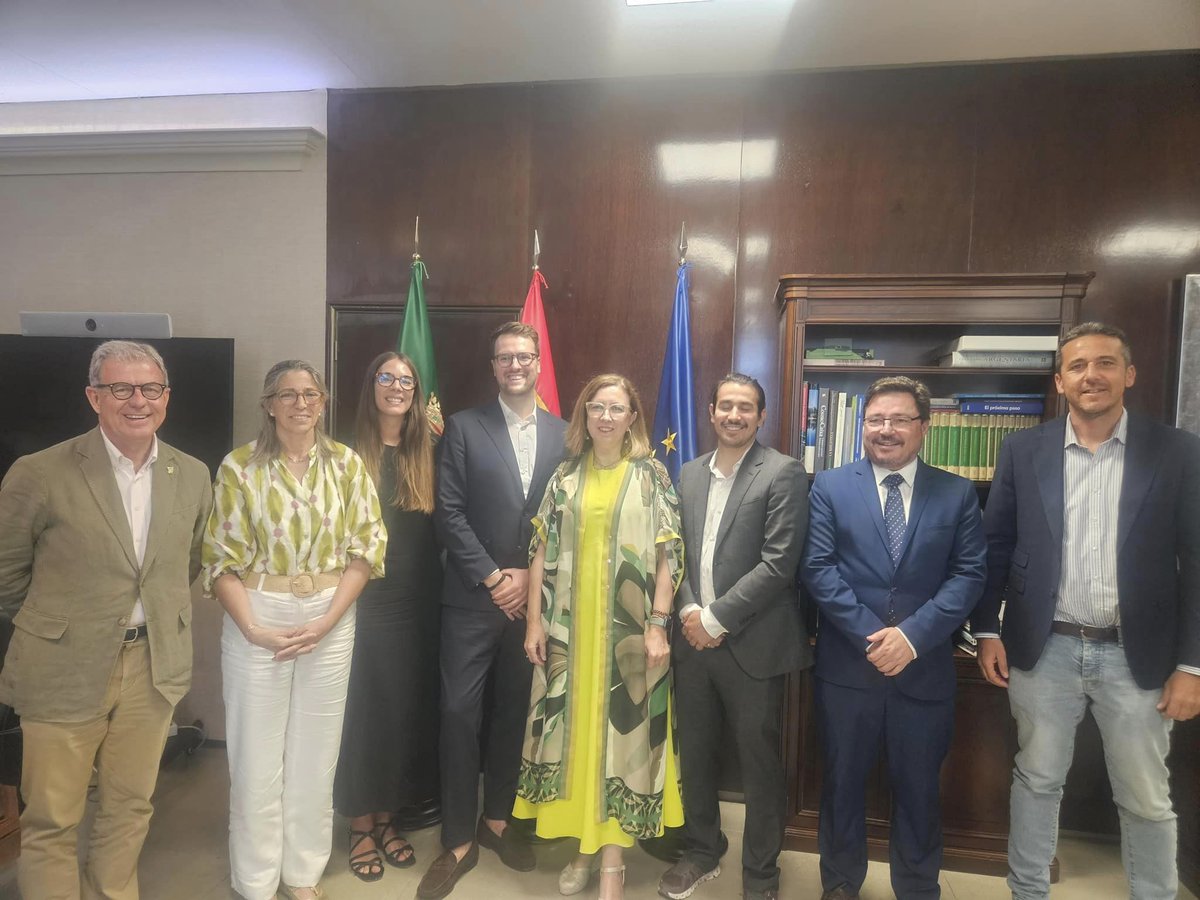 InvestExt's tweet photo. 🌐La empresa Turn2X sigue apostando por Extremadura para el despliegue de sus proyectos en el sector del hidrógeno♻️
🔗Descubre toda la información sobre el proyecto: https://t.co/tdL9KBPibL
#InvestInExtremadura #ExtremelyEfficient https://t.co/9mflUn9A0r