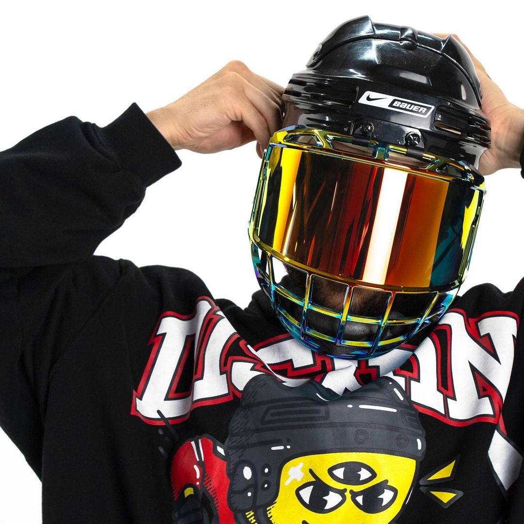 JustDishin's tweet image. Features include:  

• Universal fit 
• Anti-fog lens 
• Scratch-resistant  

Includes mounting hardware kit 🧰
Junior sizes coming soon 🔜 

LIVE NOW: coloredbubblesofficial.com