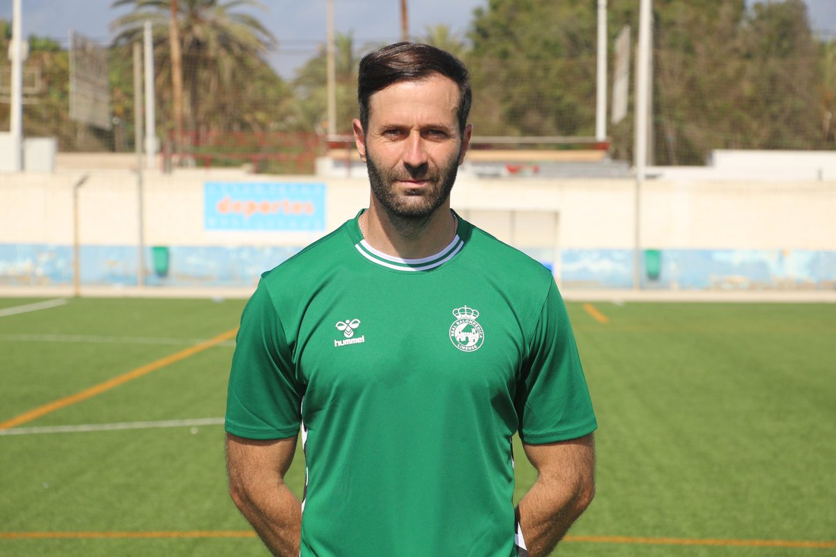 RBL1912's tweet photo. 👋🏽 ¡Bienvenido, Dani!

Daniel de Castro Cobián (38 años) se ha convertido en el nuevo entrenador de porteros del club.

Como entrenador ha pasado por el Real Avilés (2016-17), el Cacereño (2017-2022) y el Sporting B (2022-23). 

Entre sus logros encontramos un ascenso a Segunda Federación y un playoff a Primera Federación.

Además, dispone del título de entrenador de fútbol (nivel 2) y del diploma especialista en entrenamiento de porteros de la RFEF.

#BienvenidoDani