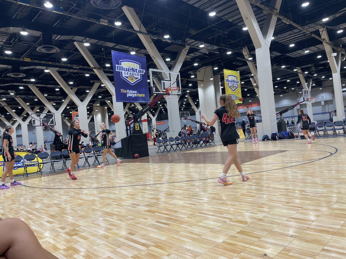 One last run for this squad, Day 4 <a href="/USJN/">USJN</a> Permier Showcase here in. Chicago 🏀🏀
<a href="/CrossfireGHoops/">Crossfire Girls Hoops MN AAU</a>