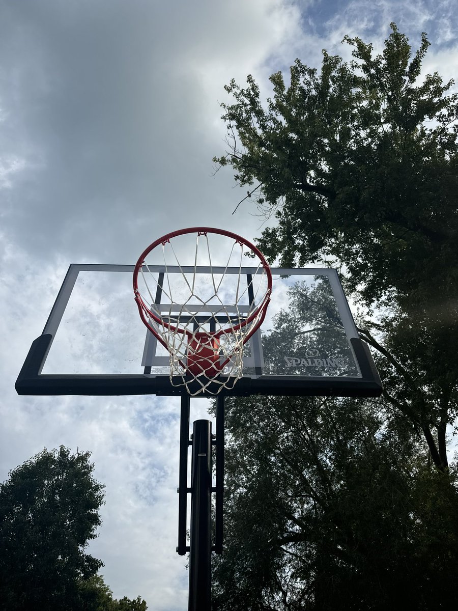 RedskinHoops's tweet photo. Drayden’s Watkins:

Hey coach , today I made 100 elbow jumpers , 50 free throws and 50 tough  finishes for a total of 2,755 made shots https://t.co/4xl0wfgDIl