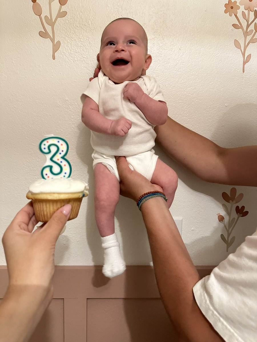 irisv_7's tweet photo. Just like that our little 4.5lb baby is a 3 month old 💛 https://t.co/LUckkTUtVS